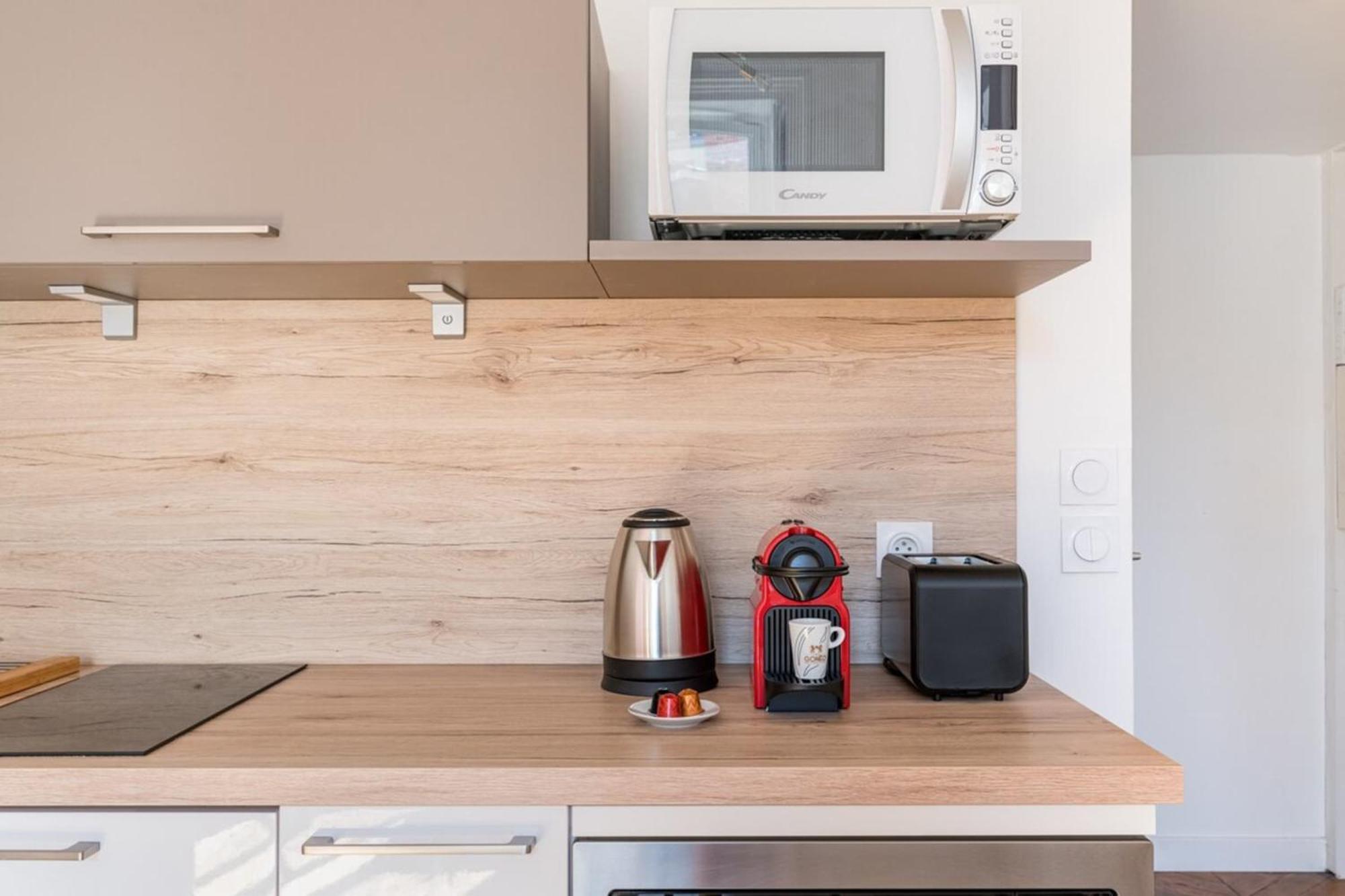 Le Royale Haussman Junior - Louis Pradel - Netflix Apartment *